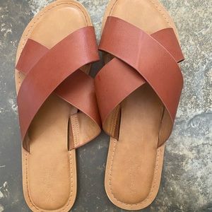 Universal Threads Womens cognac slides/sandals  size 9